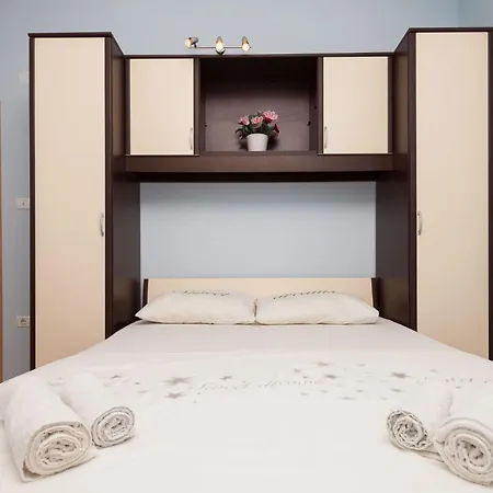 Mirjana Mit Eingezaeuntem Garten By Interhome Holiday home *