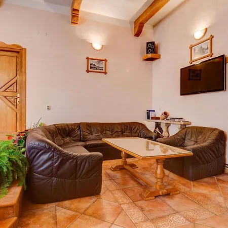 Mirjana Mit Eingezaeuntem Garten By Interhome Holiday home