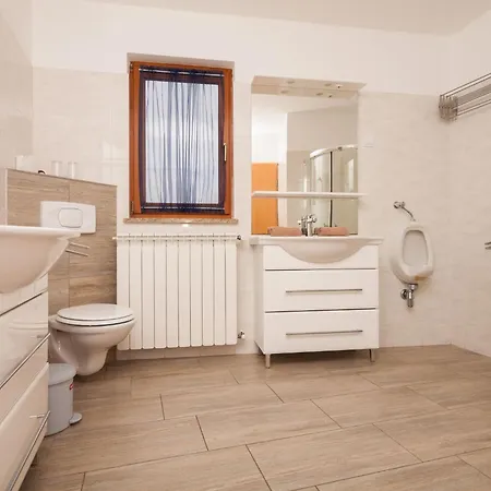 Holiday home Mirjana Mit Eingezaeuntem Garten By Interhome *
