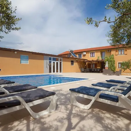 Mirjana Mit Eingezaeuntem Garten By Interhome Holiday home